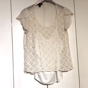 I.N. Studio Women’s blouse Size Large it has very small stain on the back